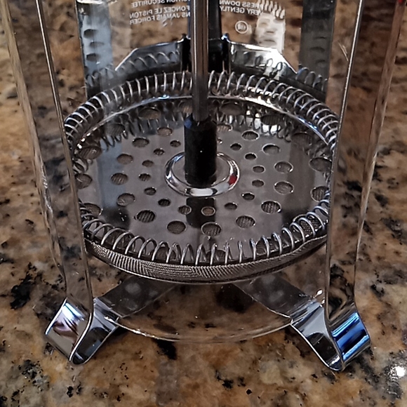 BODUM Chambord French Press Coffee Maker. 8-Cups/34 Ounce. Glass/Stainless Steel - Picture 5 of 16